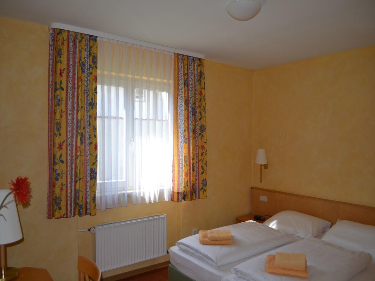 Hotel-Gasthof Rotes Ross Markt Einersheim 외부 사진