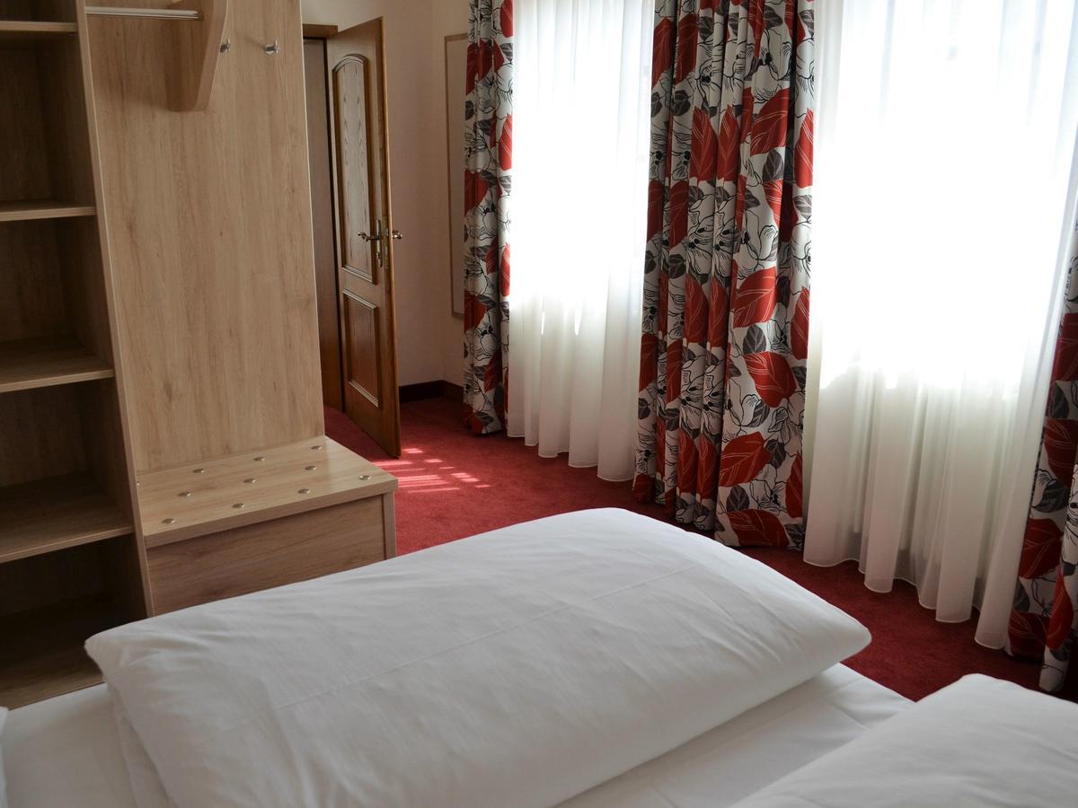 Hotel-Gasthof Rotes Ross Markt Einersheim 외부 사진